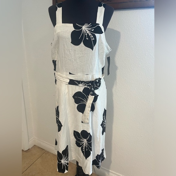 Love for humanity dress 👗 - Picture 1 of 7